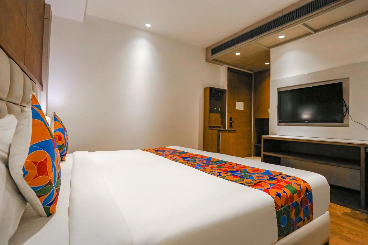 Fabhotel Hexa Chhatarpur New Delhi Eksteriør bilde